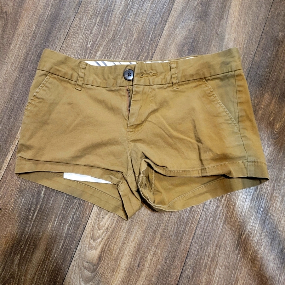 Khaki shorts juniors